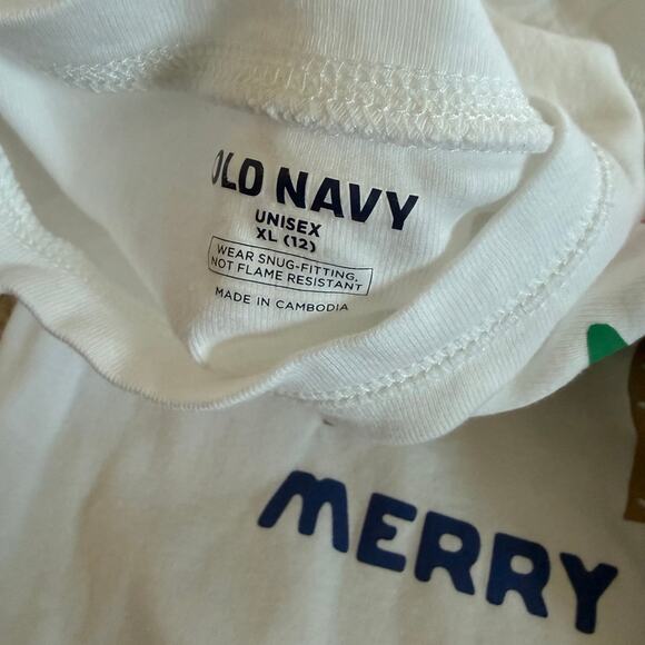 Girls Old Navy Holiday Pajamas-12 - Picture 3 of 6